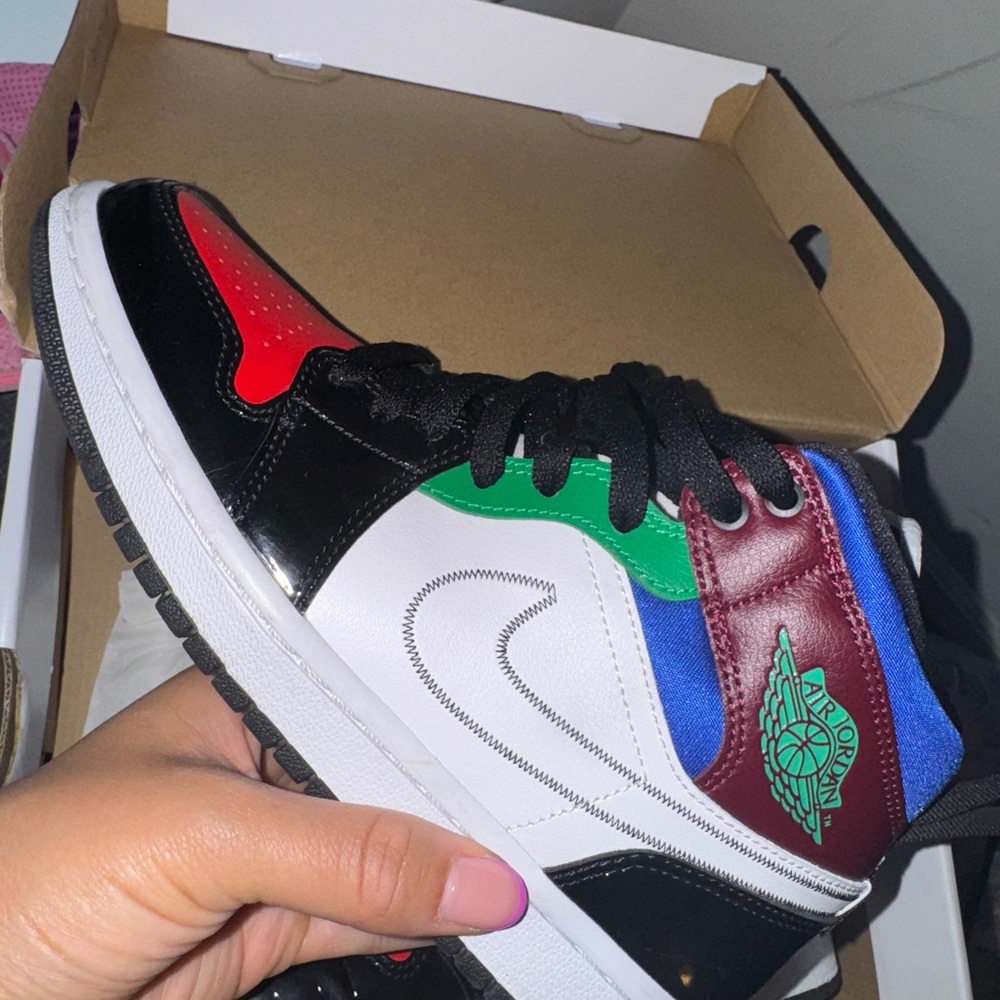 Women’s Air Jordan 1 Mid SE